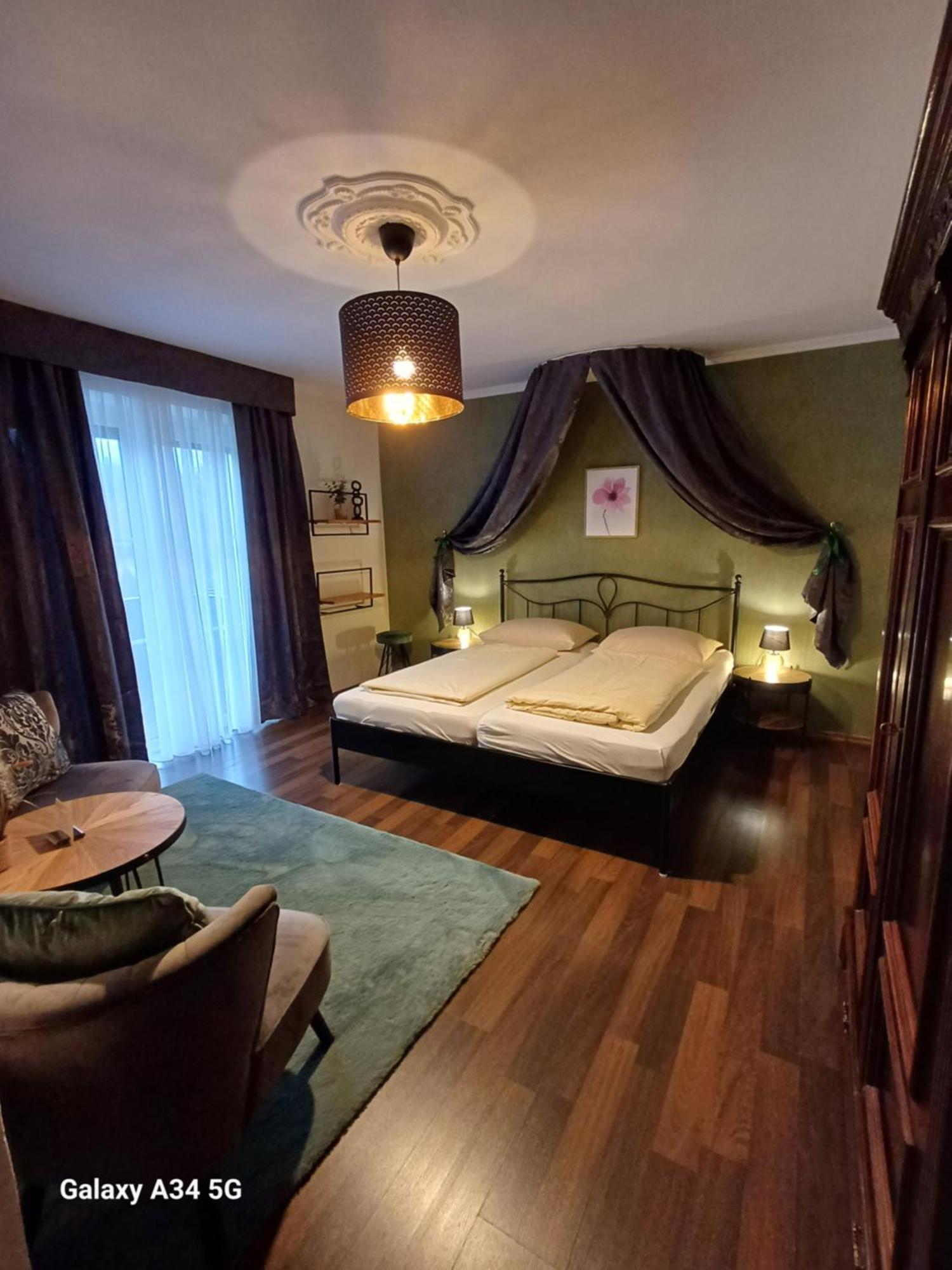 ザルツブルク Haus Am Moos Bed & Breakfast エクステリア 写真