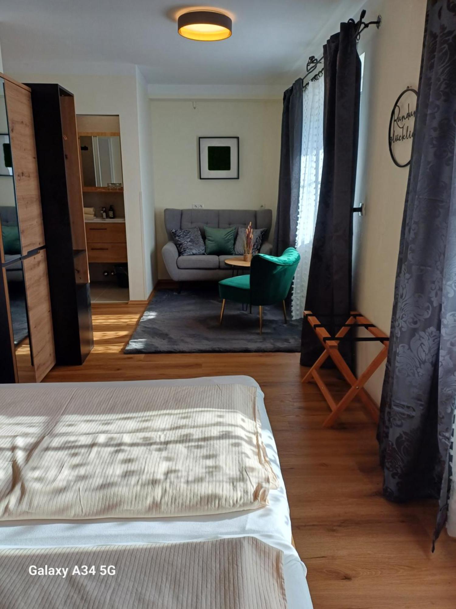 ザルツブルク Haus Am Moos Bed & Breakfast エクステリア 写真